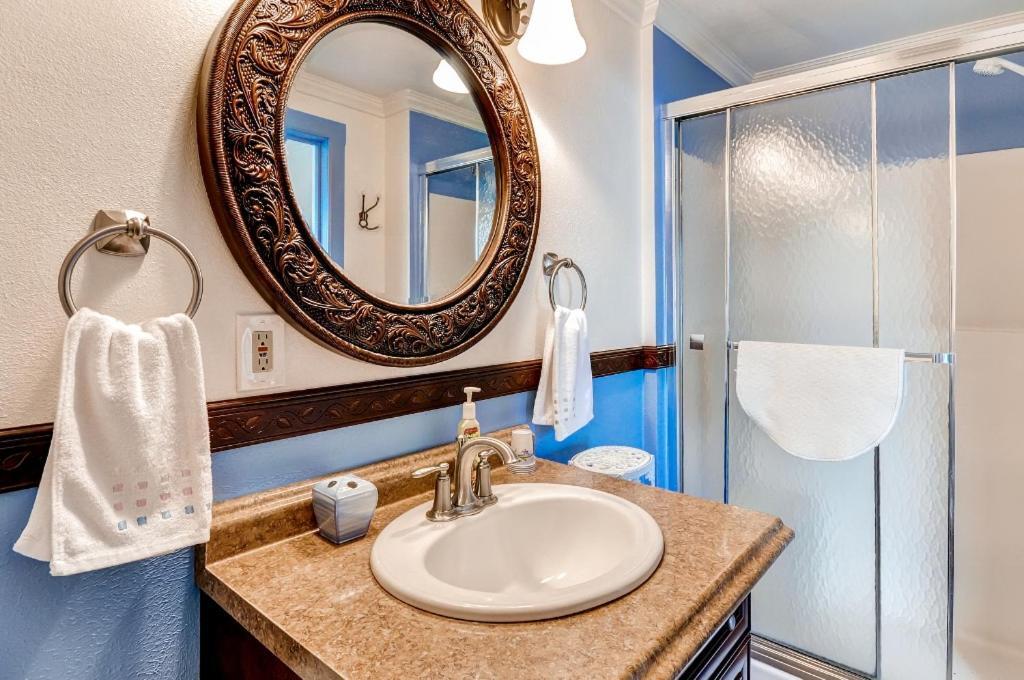Astoria Painted Lady Historic Apt With River View! Exterior foto